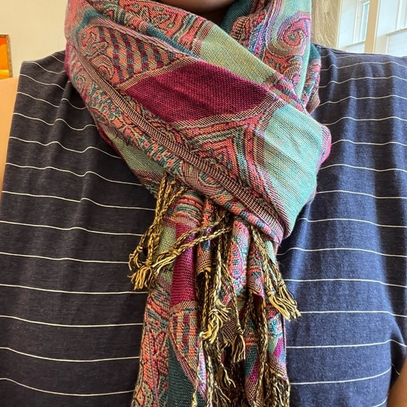 Accessories - Beautiful Multicolor scarf